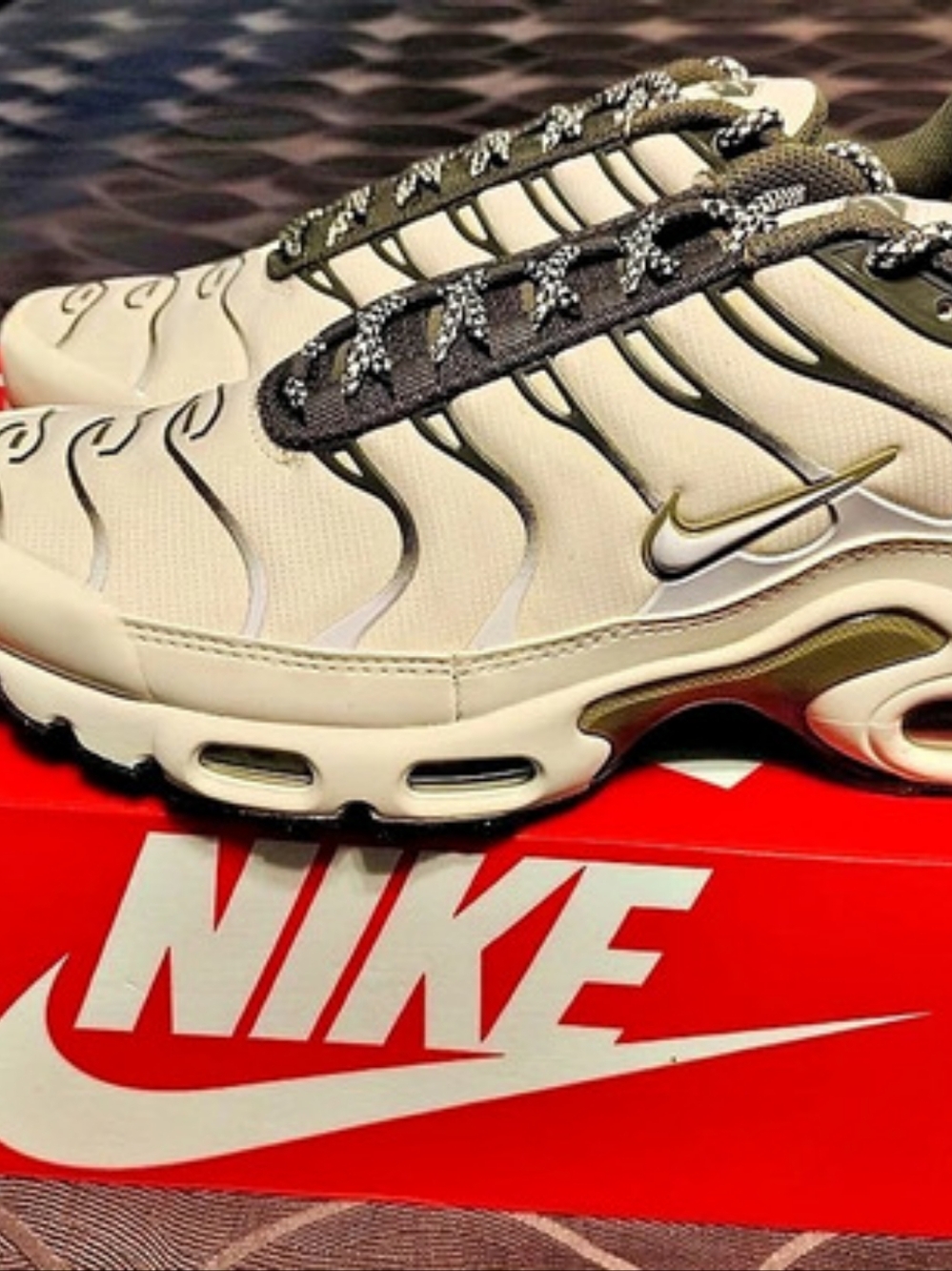 Nike Air Max Plus Phantom Neutral Olive Men Size 7